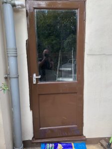 door_painting_epsom_fencing door_painting_epsom_fencing
