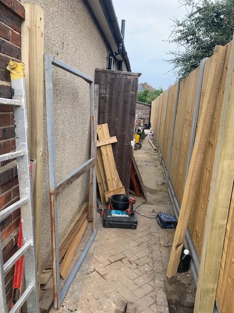 side_closeboard_gate_make _to_messure_with_metal_frame side_closeboard_gate_make _to_messure_with_metal_frame
