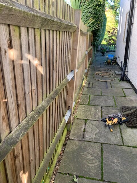 fix_spurs_instaling_by_fence_contractor_brocken_post_rotten_post fix_spurs_instaling_by_fence_contractor_brocken_post_rotten_post