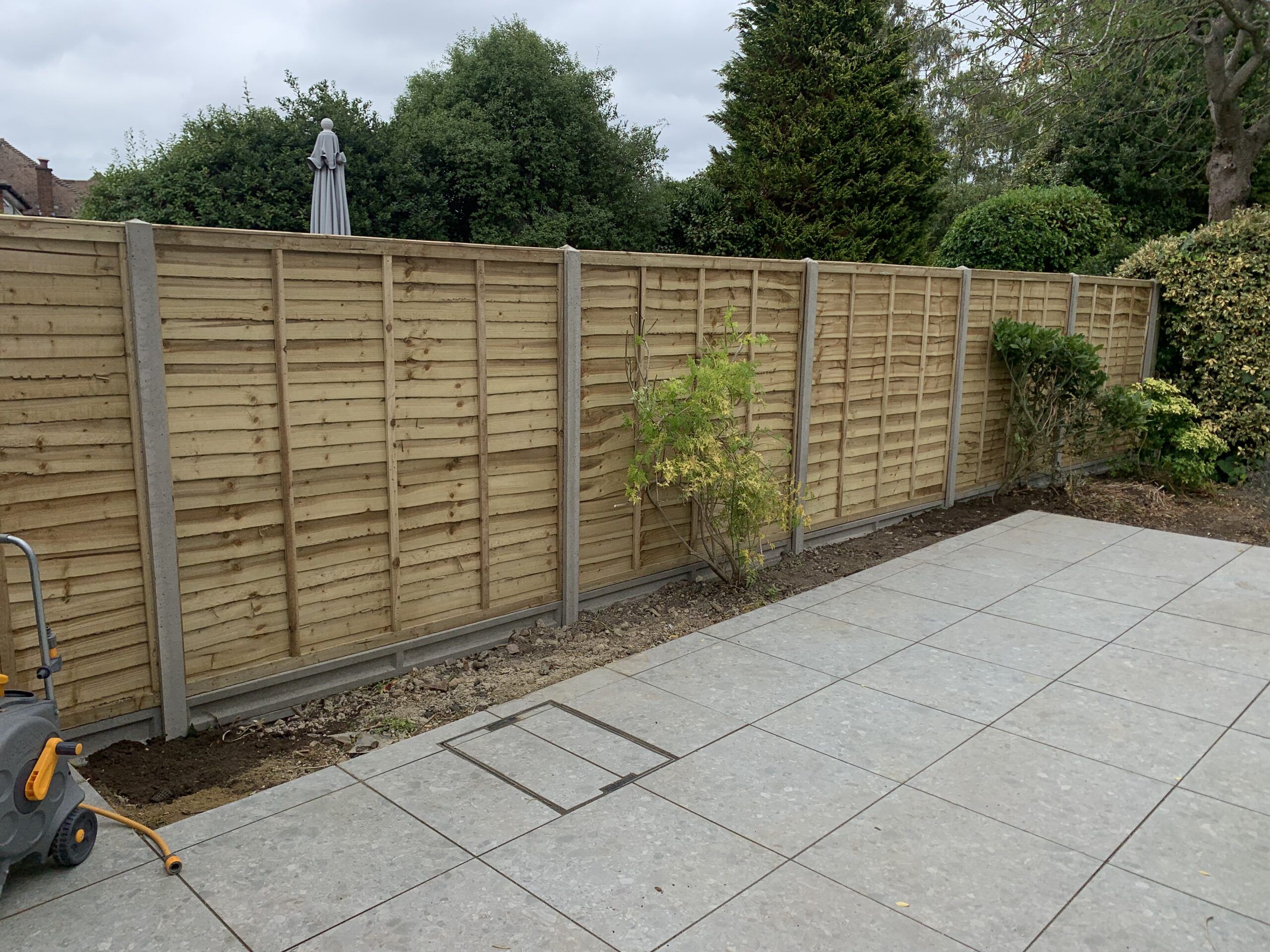 green_lap_panel_concrete_post_6_inch_gravelbord_fencing_contractors_in_tolworth_surbiton_kingston_new_malden_wimbledon green_lap_panel_concrete_post_6_inch_gravelbord_fencing_contractors_in_tolworth_surbiton_kingston_new_malden_wimbledon