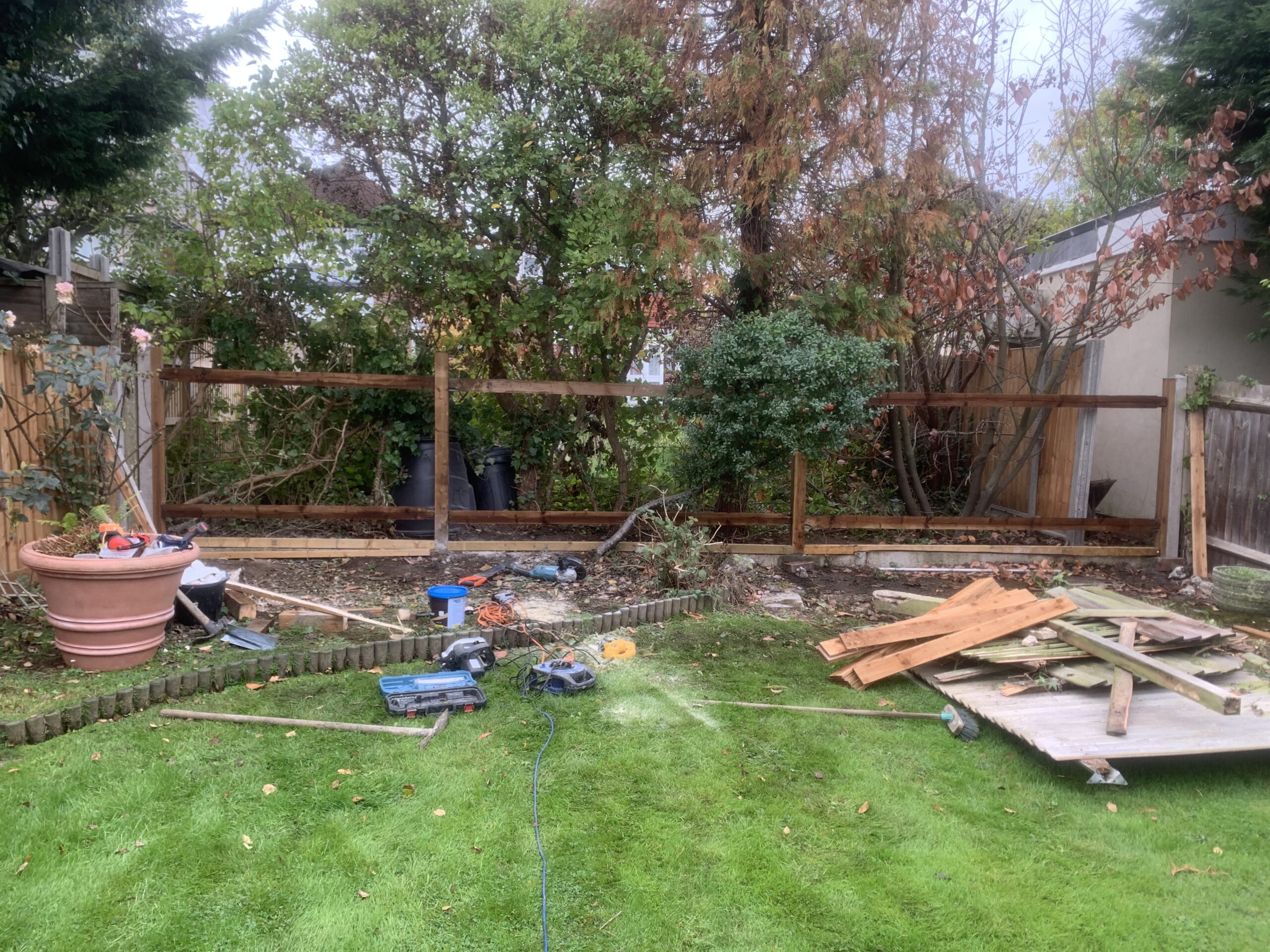 4_foot_featheredge_on_aris_rails 4_foot_featheredge_on_aris_rails