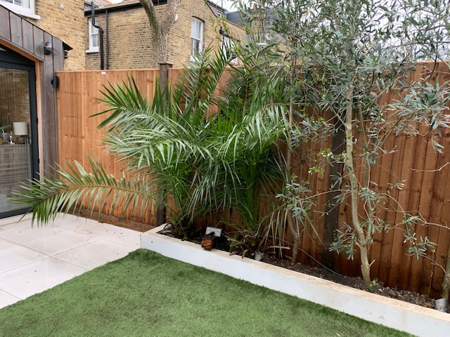 wimbledon_closeboard_panel_wooden_post_wooden_gravel_bordepsom wimbledon_closeboard_panel_wooden_post_wooden_gravel_bordepsom